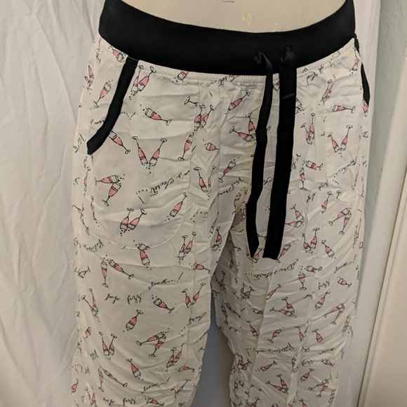 ✨50% OFF✨ Victoria's Secret (free top) champagne pajama pants - Picture 3 of 9